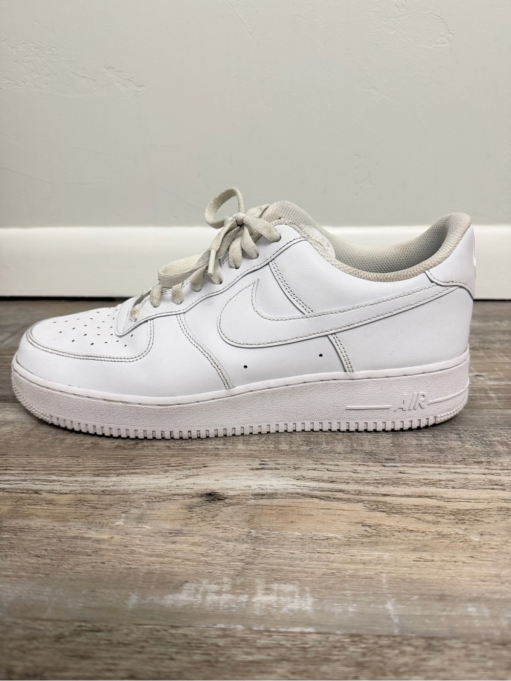 Nike Air Force 1’07 Men’s Low Triple White Shoes, size 13